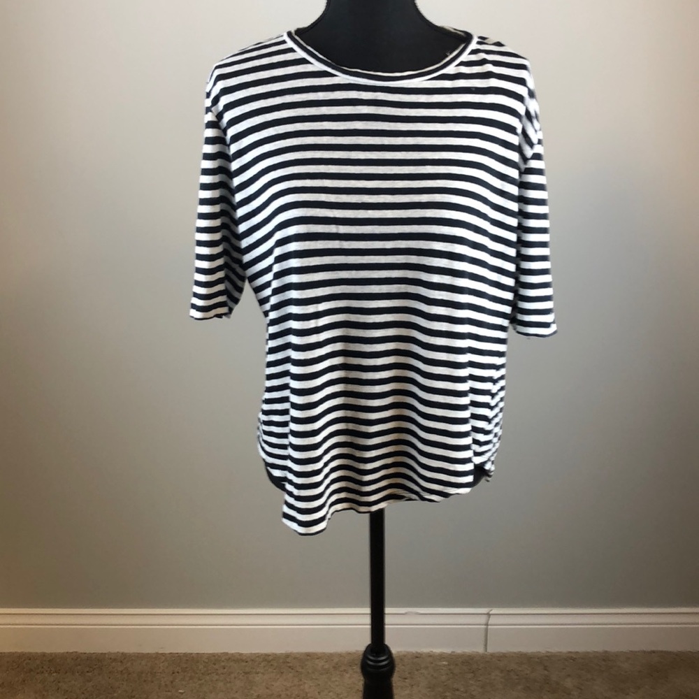 WhoWhatWear- Black & White Stripe T-Shirt-S- XL